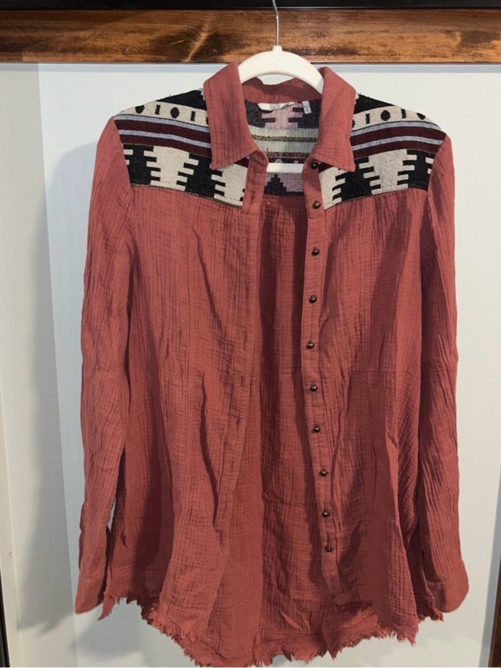 BKE Women’s Rust Button-Front Shirt with Southwestern Embroidery